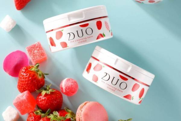“いちごの香り”の「デュオ ザ クレンジングバーム」2種のつぶつぶで“いちご鼻”もケア