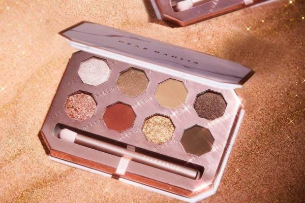 “大理石コスメ”のディアダリア、新作8色アイシャドウパレット＆リキッドマットリップ