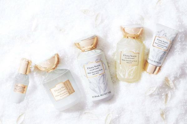 フローラノーティス ジルスチュアート、冬の花“スノードロップ”が香るフレグランスコフレなど