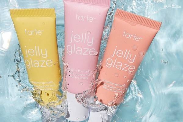 自然派コスメ「タルト」フルーツの香りのリップマスク＆メイク持ちUPスプレー