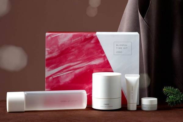 オルビスのクリスマスコフレ2020、とろけるクレンジング＆“とろパシャ”化粧水の現品付きキット