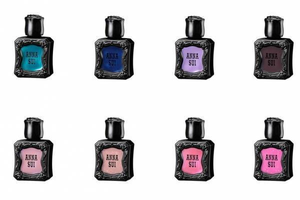 アナ スイのネイルカラーが刷新、“香水瓶”風ボトル入り＆スワロフスキー・クリスタルビーズも