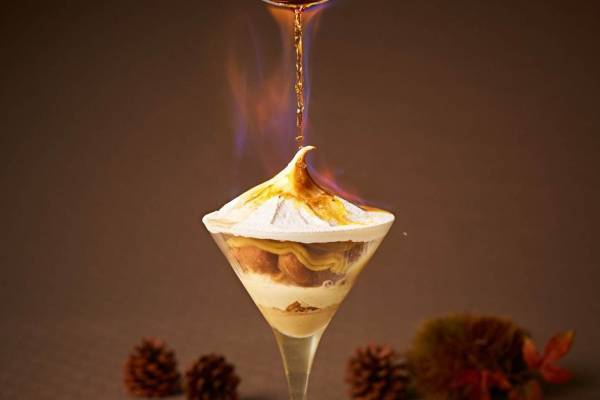 大人のモンブラン＆キャラメルポワール限定パフェ、ホテル インターコンチネンタル 東京ベイで