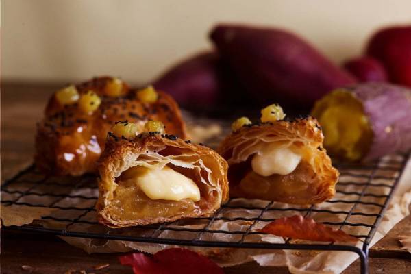 RINGO秋限定「焼きたてカスタードお芋アップルパイ」鹿児島産“紅さつま”のさつまいもペースト