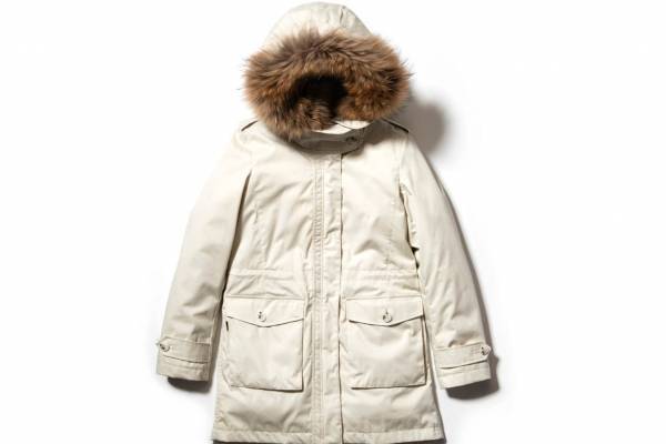 ウールリッチのウィメンズ新作ダウンアウター、細身シルエットのダウンコートや防水透湿ジャケットなど