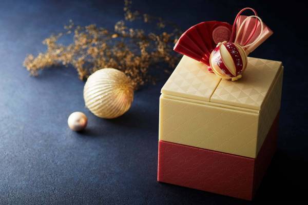 ホテル雅叙園東京のクリスマスケーキ2020、玉手箱型ケーキやピスタチオ×ベリーのタルトなど
