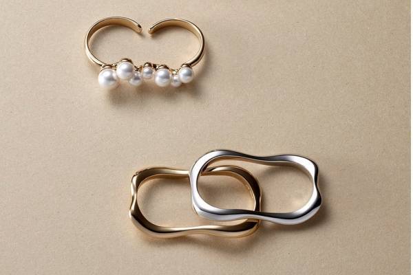 ジュエッテから“メッシュ”入りヘアスタイル着想の新作イヤーカフス、繊細なチェーンがアクセント