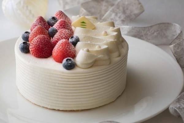 ホテル椿山荘東京のクリスマス2020、”究極”ショートケーキや自分で飾れるリース型ケーキなど