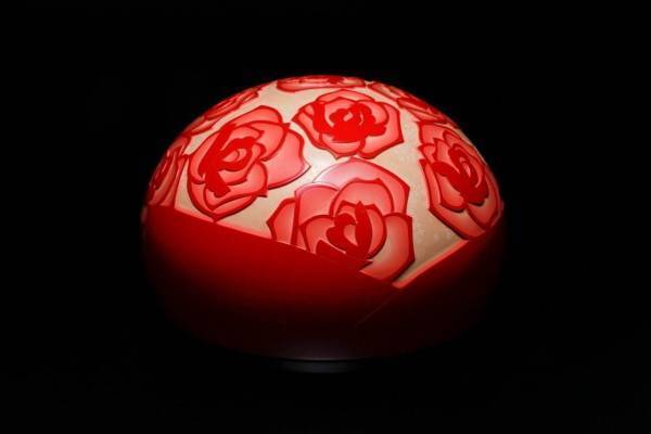 とらや 「パリ」テーマの伝統工芸品が揃う展覧会、京都で - 「イスパハン」生菓子イメージの菓子皿など