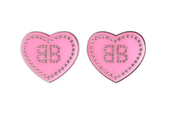 バレンシアガの新作アクセサリー、“BBロゴ”ラインストーンのピアスやネームロゴの真鍮ブレスレット