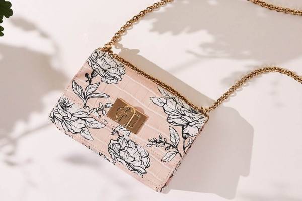 フルラのアイコン「フルラ 1927」に新作、花柄チェーンバッグ＆クロコ柄ハンドバッグ