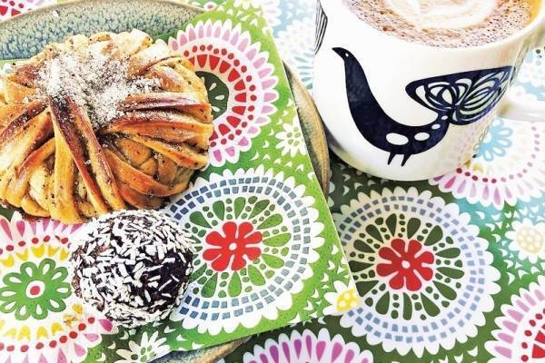 北欧柄100枚を収録したレターブック - 便箋やテーブルウェアなど、1枚ずつ切り離して使い方自由自在