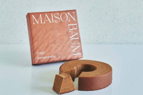 治一郎×メゾンカカオのバウムクーヘン、ケーキのようなしっとり感&こだわりミルクチョコレートの味わい