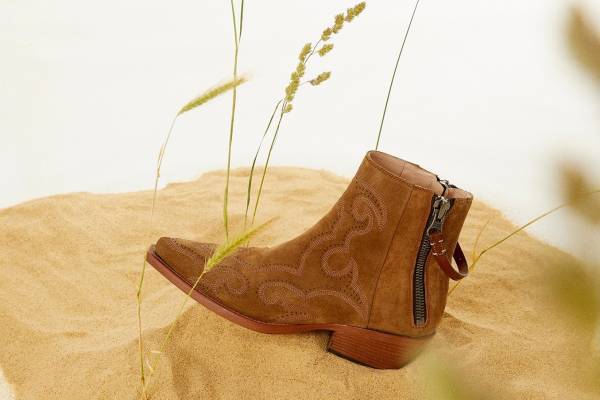 フランス発「フリーランス」日本初上陸、職人が手掛ける高級感&遊び心溢れるパンプスやブーツ