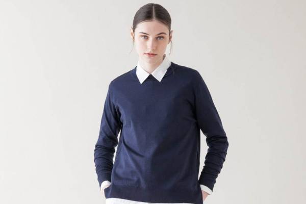 ジョン スメドレーの新作ウィメンズニット、リラックス感のあるタートルやクルーネックなど3型