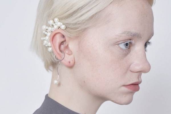 クリティカルラボ“翼”のようなパールイヤーカフ＆ボブヘアー着想のピアス、うめだ阪急＆新宿伊勢丹で