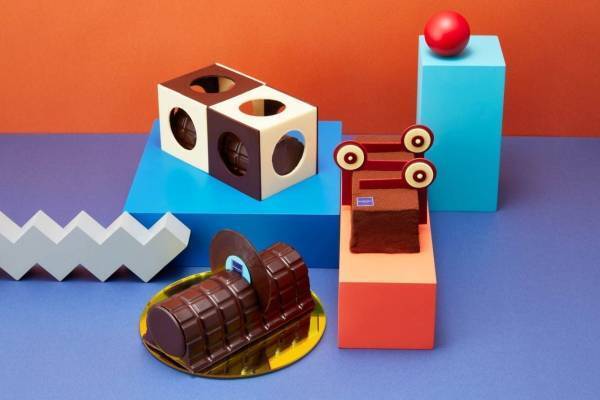 ジャン=ポール・エヴァンのクリスマスケーキ、“ポップアート”や“音楽”を表現したチョコレートケーキ