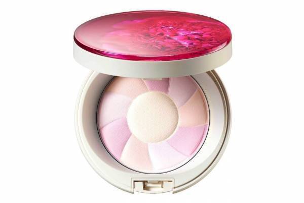 インフィニティ“芍薬”モチーフの限定フェイスパウダー、透明感あふれるすべすべ肌に
