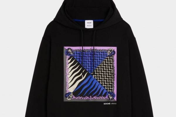 エミリオ・プッチ×コシェの新作ウェア、アーカイブ柄スウェットパーカ＆繊細レースブラウス