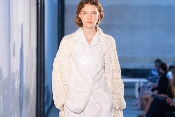 ヌメロ ヴェントゥーノ 2021年春夏ウィメンズコレクション - マスキュリンとフェミニンの融合