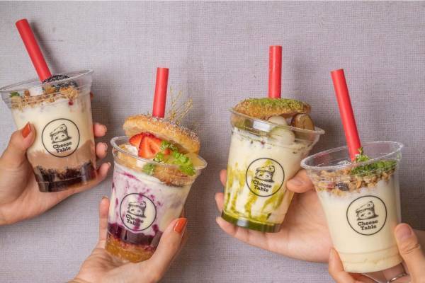チーズ料理専門店「チーズテーブル」の“飲むチーズケーキ”に新作、ミルフィーユ入りのサクサク食感