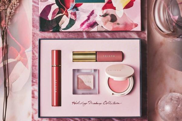 トーン2020年クリスマスコフレ、人気カラーマスカラ＆アイカラー限定色に“水彩画”ボックス付き