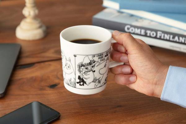 ムーミン・コミックスの世界を描く新作マグ、原作を再現した“モノクロ”のムーミンと仲間たち