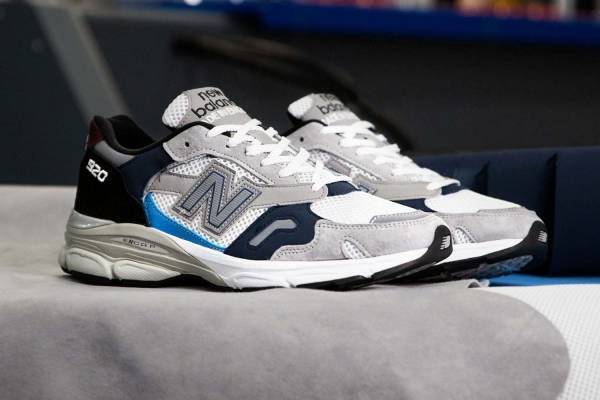 ニューバランスの新作スニーカー「920」グレー×ネイビーのクラシックな色合い、英国製で