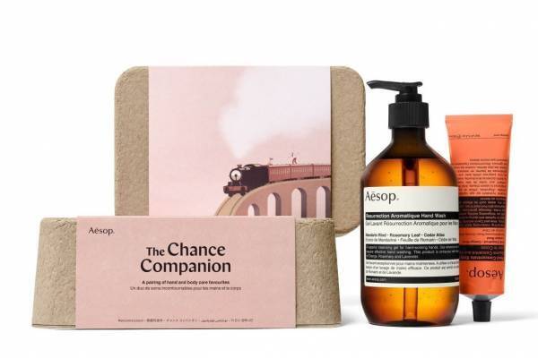 イソップの2020年クリスマスコフレ、“物語＆旅日記”着想のスキンケア・ボディケアセット