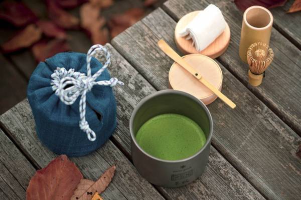 スノーピーク×中川政七商店×茶論、屋外で気軽に抹茶が楽しめる"野点セット"が登場