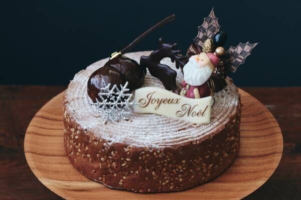 松屋銀座のクリスマスケーキ、“切り株”マロンムースのケーキやうさぎ＆サンタを飾ったショートケーキ