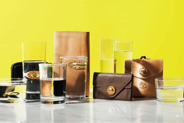 イル ビゾンテ財布やカードケースなど50周年記念ロゴ入りレザーグッズ、限定Tシャツも