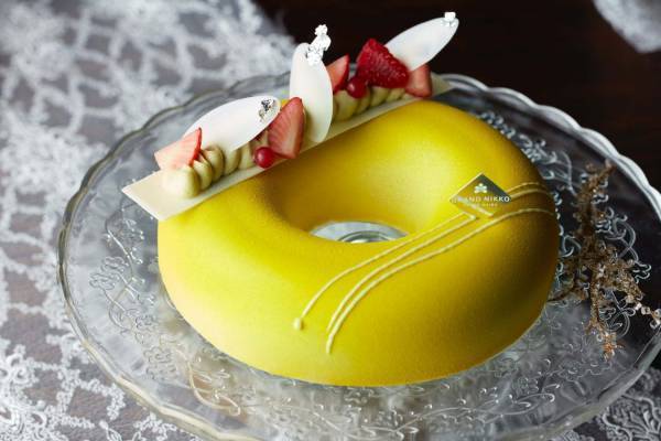 グランドニッコー東京 台場のクリスマス2020、ピスタチオ×フランボワーズのドーナツ型ケーキなど