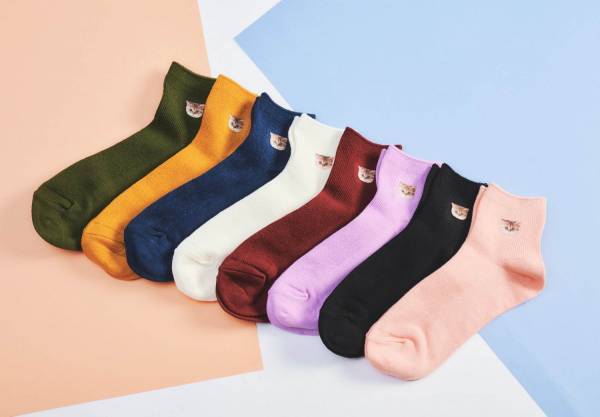 ポール & ジョー アクセソワの新作、猫の“ヌネット”のカラフルソックス＆小花柄タイツ