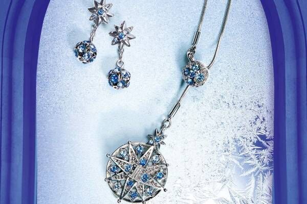 ランバン オン ブルーのクリスマス限定“スター”ネックレス、煌くブルーのカラーストーン付き