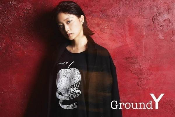ヨウジヤマモトGround Y“夢の中”フーディーや“アップル”Tシャツ、深川麻衣が描き下ろし