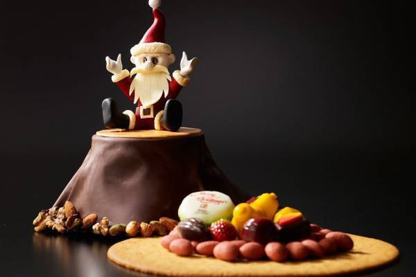 ザ・プリンス パークタワー東京＆東京プリンスホテルから、切り株×サンタのクリスマスケーキなど