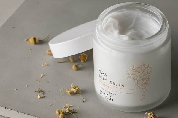 オサジ“キンモクセイ香る”こっくりボディクリーム、ブランド初のフェイシャルオイルも