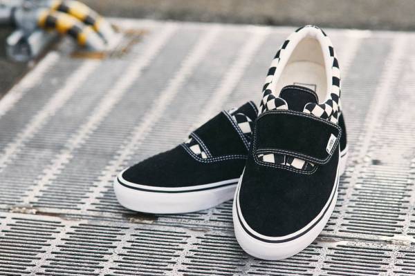 VANSから"ベルクロのワンベルト"が存在感を放つモノトーンカラーの限定スニーカー