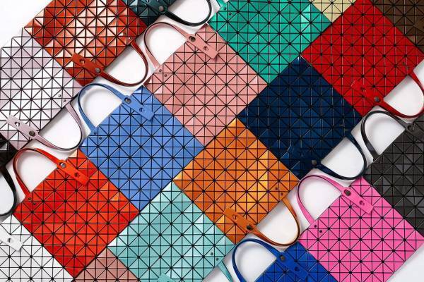 BAO BAO ISSEY MIYAKEのトートバッグ「ルーセント」1/4ミニサイズ、代官山限定発売