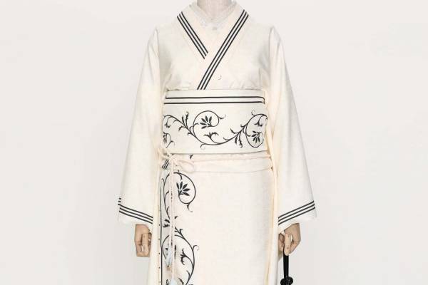 ドゥーブルメゾン“アールヌーボー調”唐草模様の新作振袖や総レースの和服、刺繍バッグなど小物受注会も