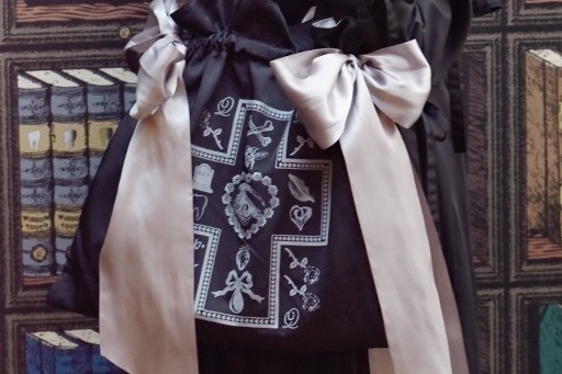 Q-pot.“リボンでアレンジ自在”2wayトートバッグ、チョコ＆カップケーキがモチーフ