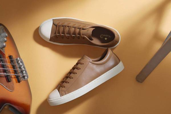 コンバースのスニーカー「オールスター クップ」新色チェスナット、栗のようなブラウンレザー