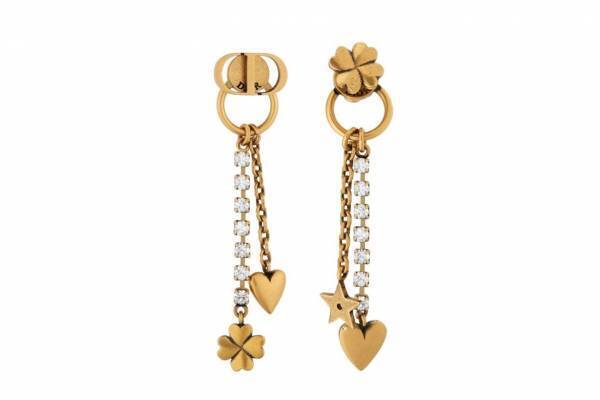 ディオールの“お守りジュエリー”「ラッキー CD」スターや四つ葉、ハートが揺れるピアスなど