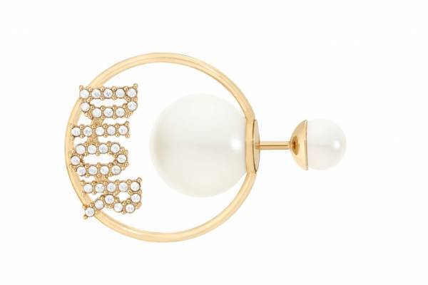 ディオールの人気ジュエリー「トライバル」DIORシグネチャー×パールの新作ピアス発売