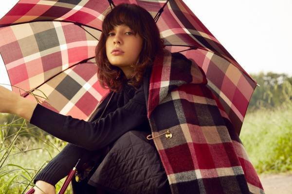 ブルーレーベル/ブラックレーベル・クレストブリッジの旗艦店が東京・原宿に、EC限定商品も試着可能