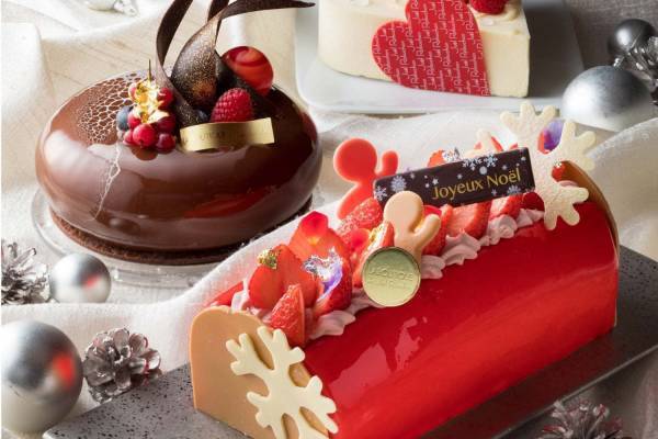 ジョエル・ロブションのクリスマスケーキ、苺ムースのブッシュドノエルやビターなチョコムース
