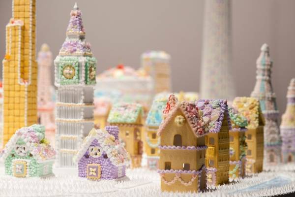 渡辺おさむ展「お菓子の街」自由が丘で、“本物そっくり”なお菓子の城やスイーツだらけのユニコーン