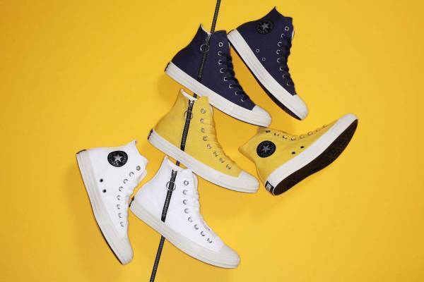 コンバースのスニーカー「オールスター」“宇宙服”をイメージしたブラックジップ×リング型引手