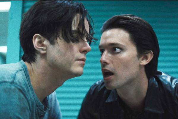 スリラー映画『ダニエル』“空想上の親友”が誘う狂気と耽美の世界、ハリウッド二世俳優がタッグ